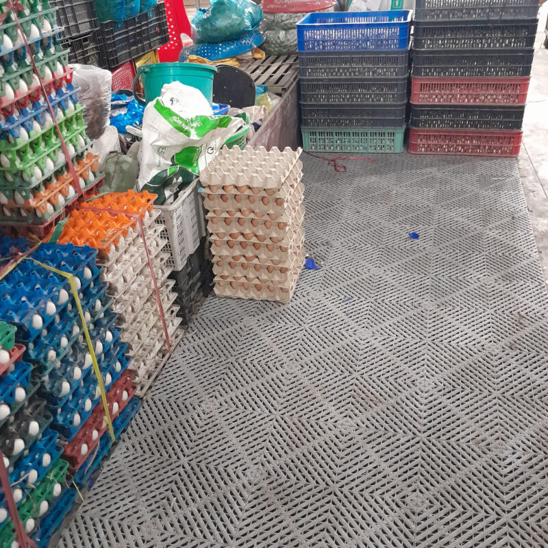  lót sàn nhựa cho chợ nông sản - Nhựa Lập Phương