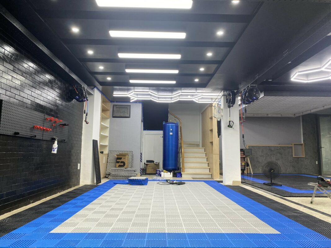 Hình ảnh thực tế ứng dụng tấm nhựa lót sàn cho garage từ khách hàng