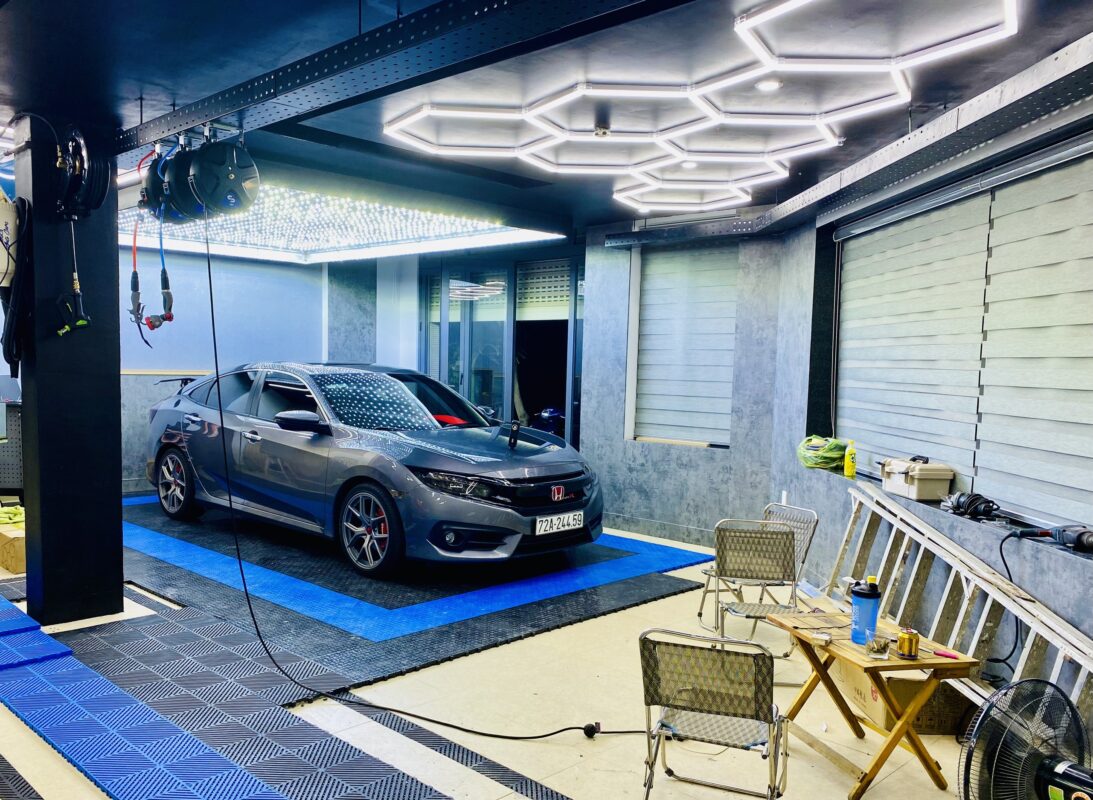 Hình ảnh thực tế ứng dụng tấm nhựa lót sàn cho garage từ khách hàng