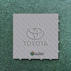 Tấm nhựa lót sàn gara chịu lực có logo TOYOTA-màu xám- vân chống trơn